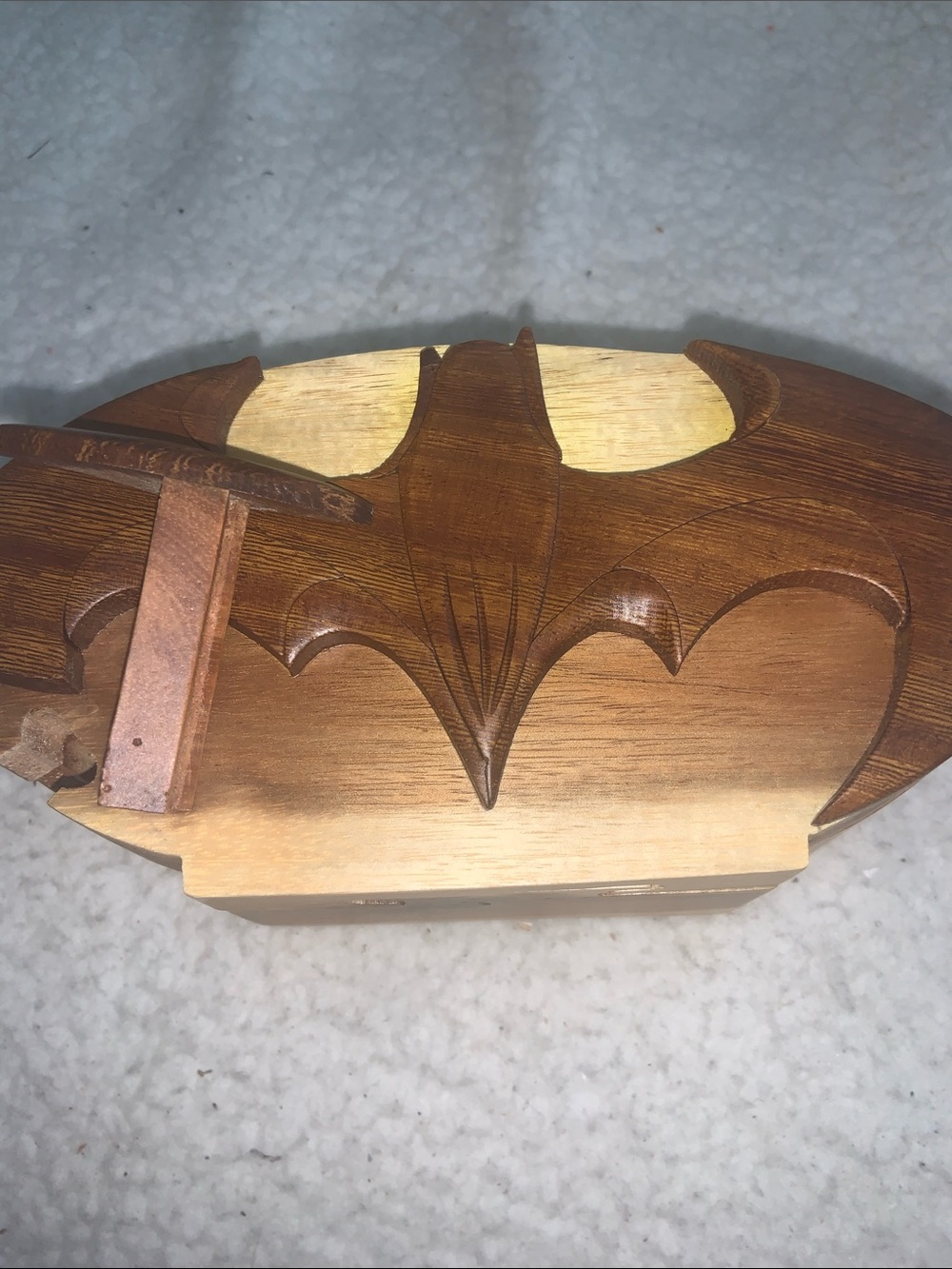 Hand-Carved Wooden Batman Trinket Box - Natural Brown - Picture 4 of 12